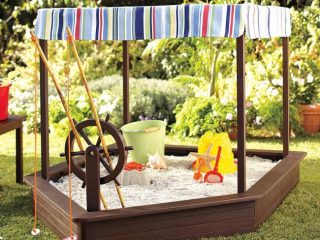 How to make a sandbox at your dacha with your own hands