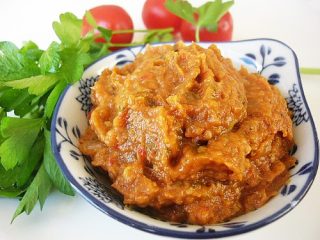 Caviar de berinjela e tomate