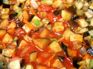 Eggplant caviar with tomato paste: recipe