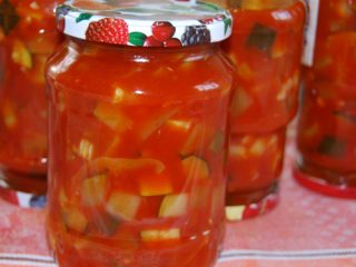Zucchini lecho without sterilization