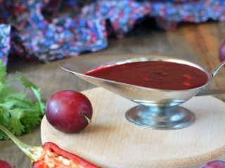 How to cook tkemali from red cherry plum