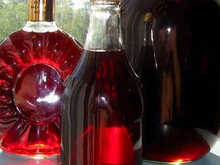 Vino de ciruelas casero: una receta sencilla