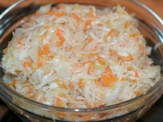 When is the best time to ferment (salt) cabbage according to the lunar calendar?