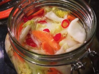 Recept na instantnú nakladanú kapustu s fotografiou