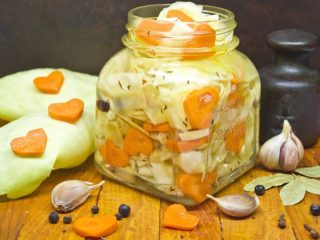 Recept na domácu nakladanú kapustu je veľmi chutný