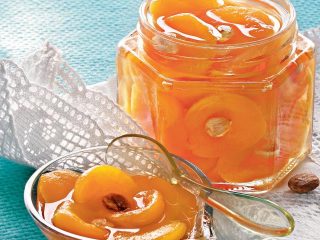 Сладко от кайсии: 17 вкусни рецепти