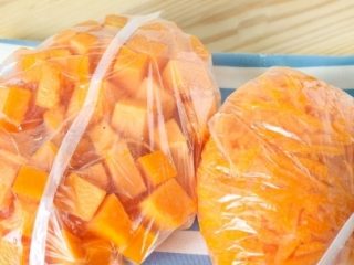 Is it possible to freeze pumpkin for the winter?