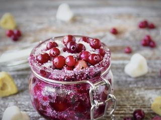 Brusnice roztlačené s cukrom na zimu