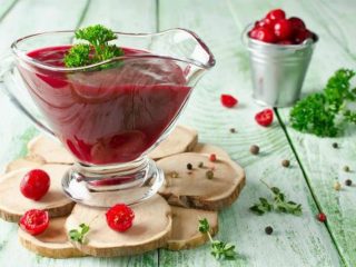 Lingonberry sauce for meat