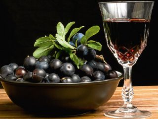 Chokeberry tincture with vodka