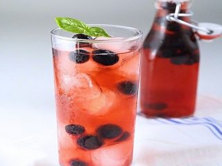 Blueberry compote for the winter: simple recipes