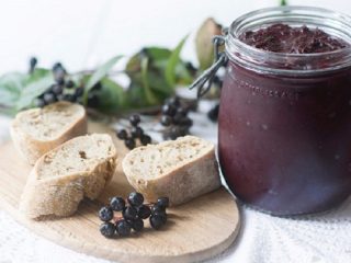 chokeberry المهروسة