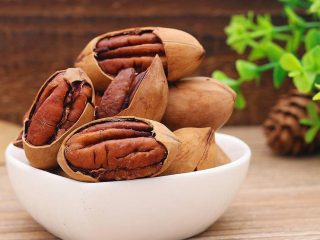 Kacang pecan: faedah dan bahaya