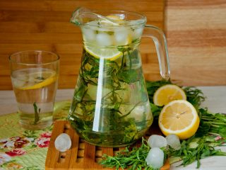 Tarragon drink at home