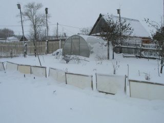 Why snow retention in fields and gardens: photo, technology