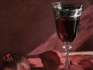 Homemade pomegranate tincture