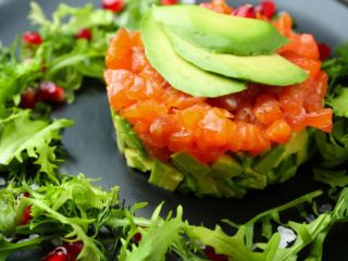 Tartar de salmón con aguacate
