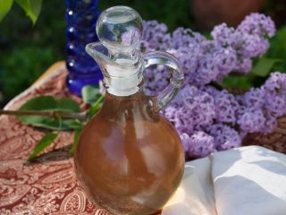 Tintura de lila con vodka: uso para articulaciones, dolor, recetas, reseñas.