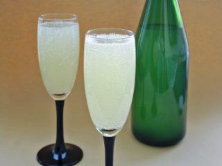 Champán de grosella casero