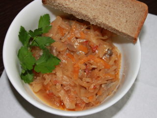 Solyanka for the winter with boletus and cabbage: delicious recipes with photos