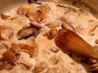 Volnushki frito con crema agria: recetas