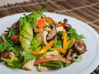 Cómo cocinar hongos shiitake: frescos, congelados, secos