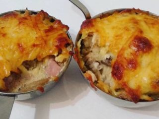 Porcini huba julienne: klasický recept, s kuracím mäsom, kyslou smotanou