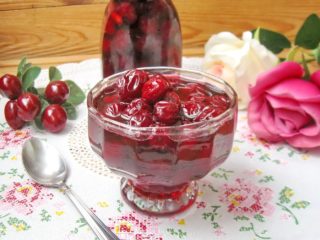 Cerezas con azúcar para el invierno sin cocinar: receta con foto.