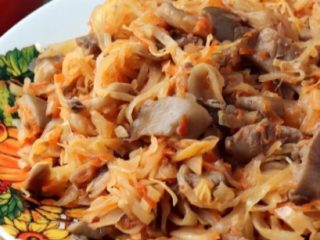 Kapusta dusená s hlivou ustricovou: recepty na varenie krok za krokom