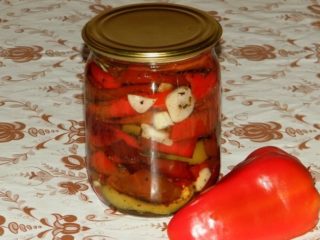 Szárított kaliforniai paprika olajban télre: a legjobb receptek sütőben, szárítóban, mikrohullámú sütőben