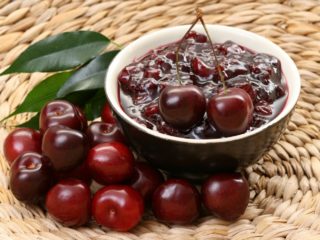 مربى الكرز السميك والمحفور: وصفات شتوية محلية الصنع