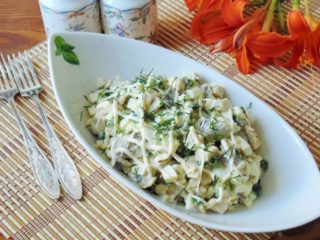 Ensaladas de champiñones con leche salada: recetas caseras