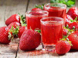 Cómo hacer tintura o licor de fresas con alcohol en casa.