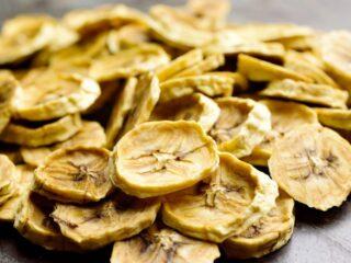 Pisang kering: faedah dan bahaya kepada tubuh, kaedah pengeringan biasa
