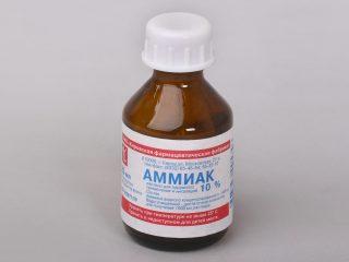 Ammoniak (ammoniak) voor tomatenzaailingen: toepassing, voeding
